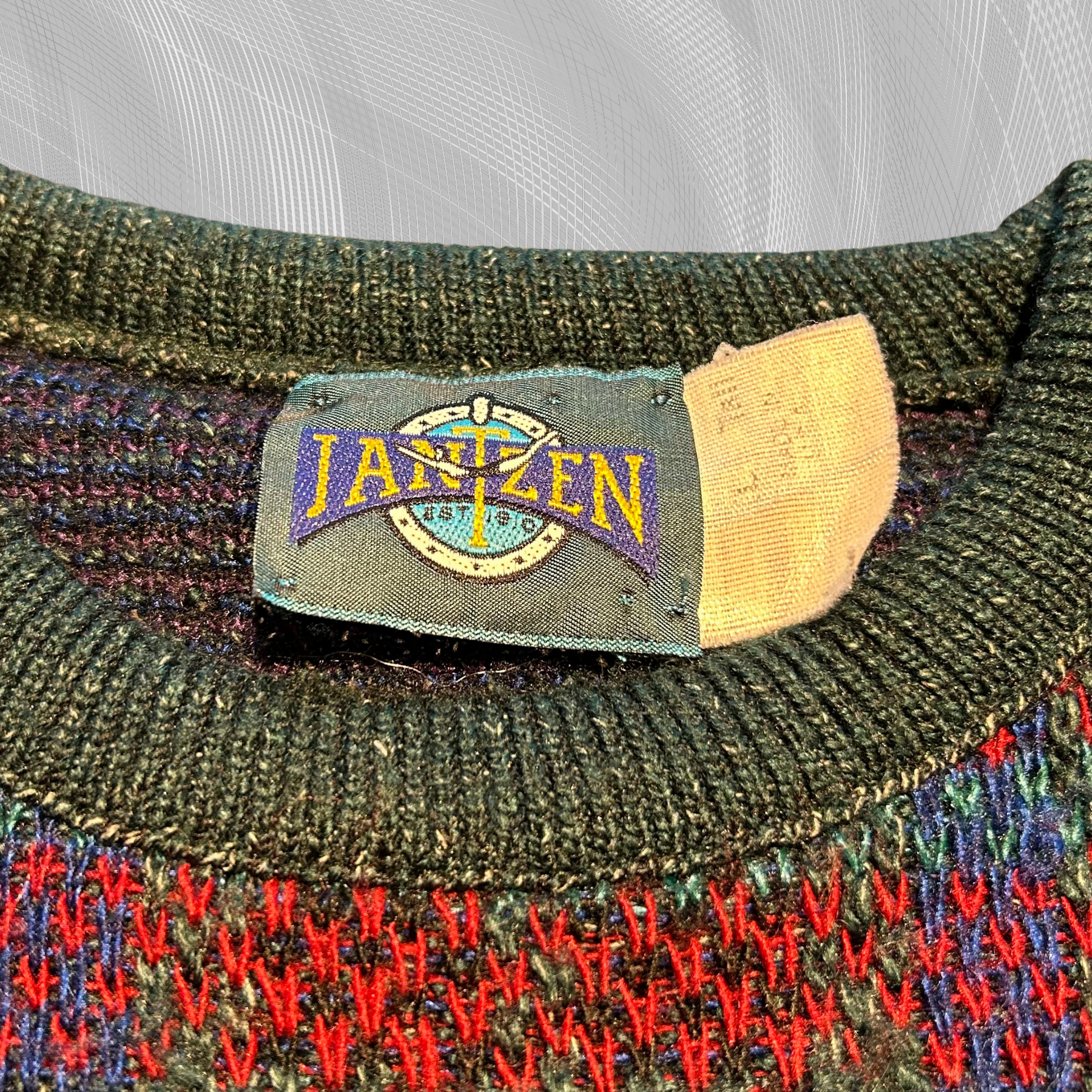 054 - L/XL - 100% Wool