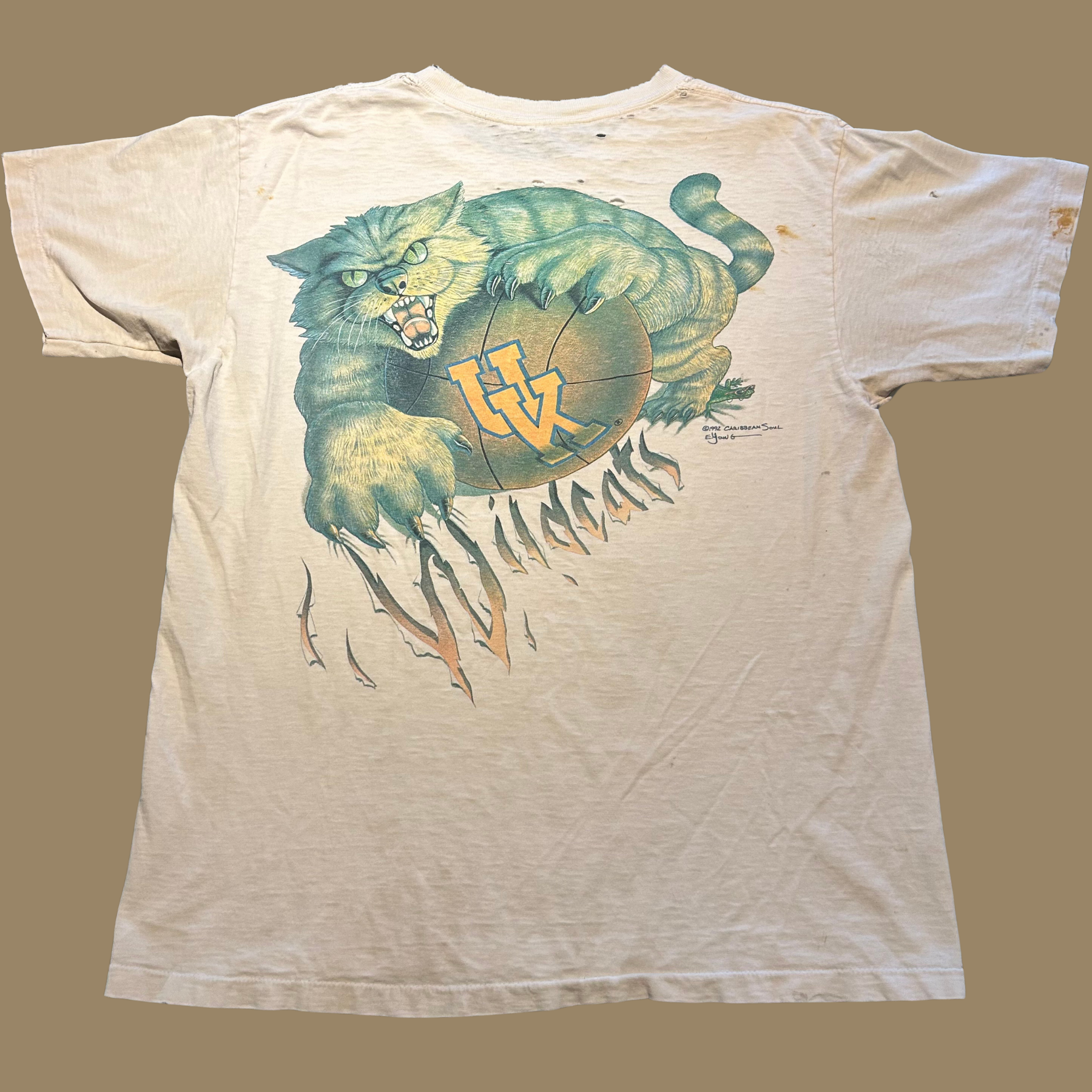 90s Distressed Kentucky Basketball Shirt - M/L