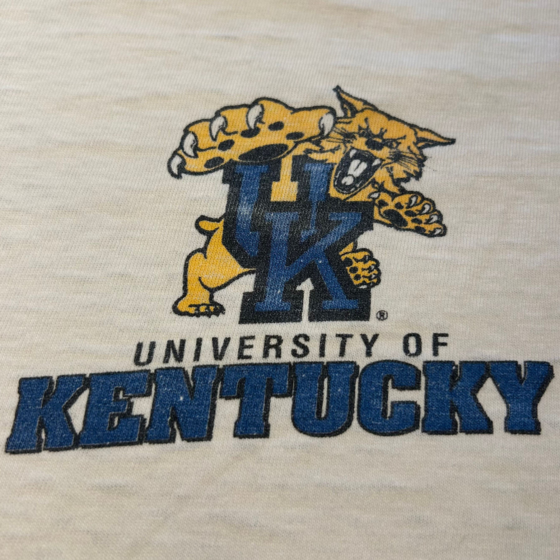 90s Distressed Kentucky Basketball Shirt - M/L