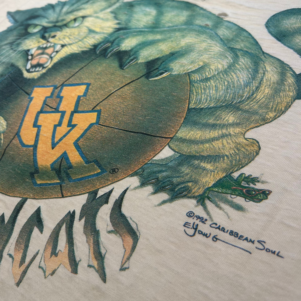 90s Distressed Kentucky Basketball Shirt - M/L