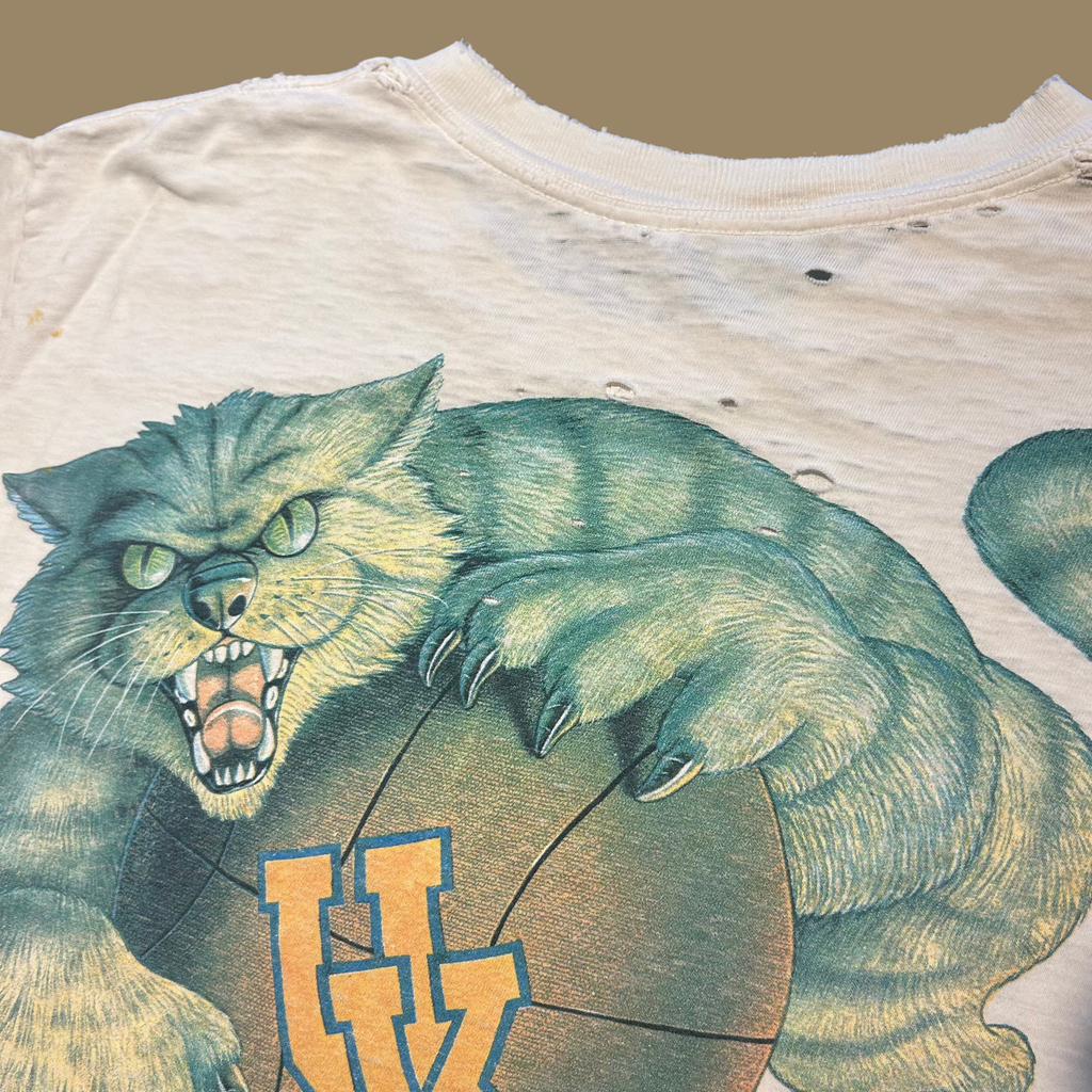 90s Distressed Kentucky Basketball Shirt - M/L