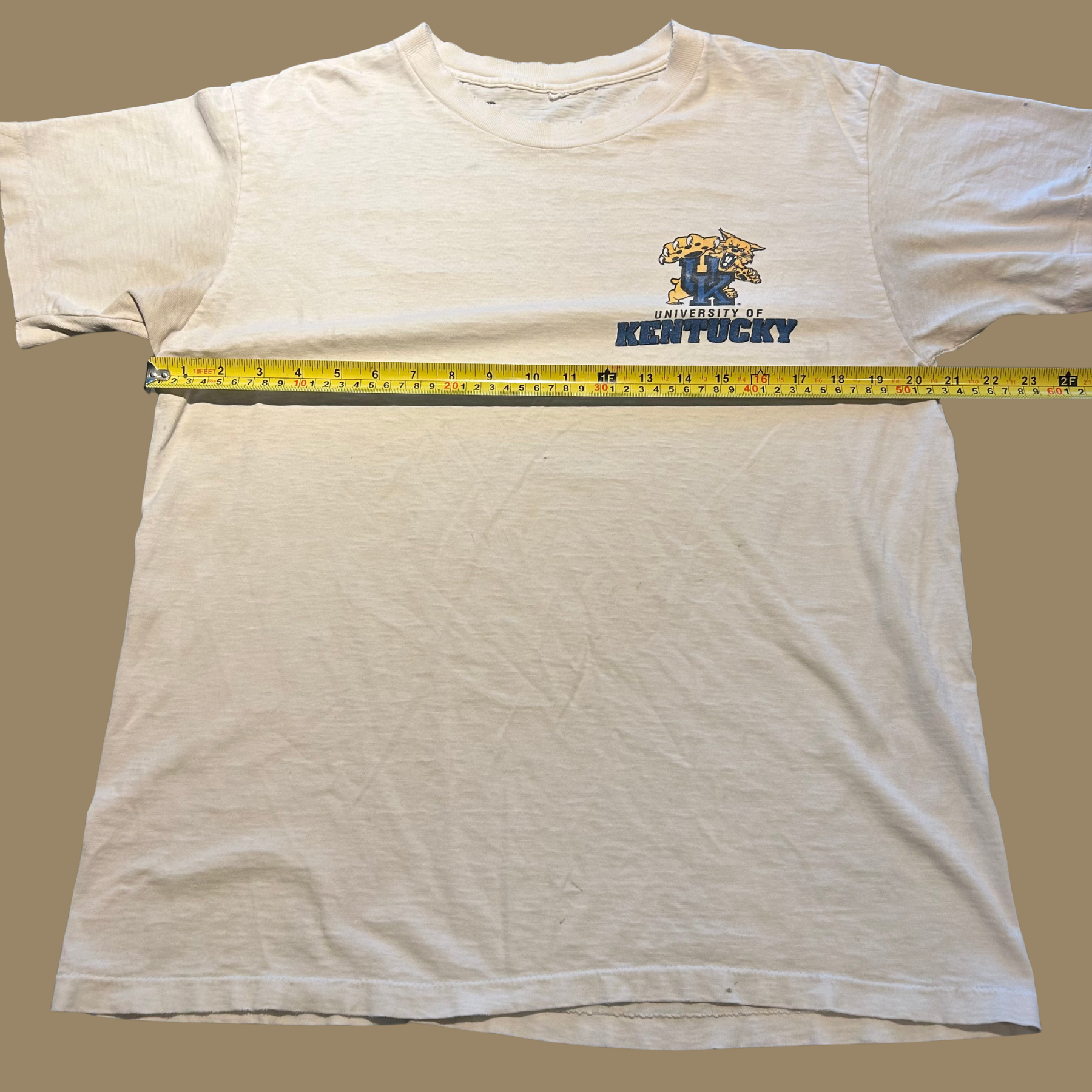 90s Distressed Kentucky Basketball Shirt - M/L